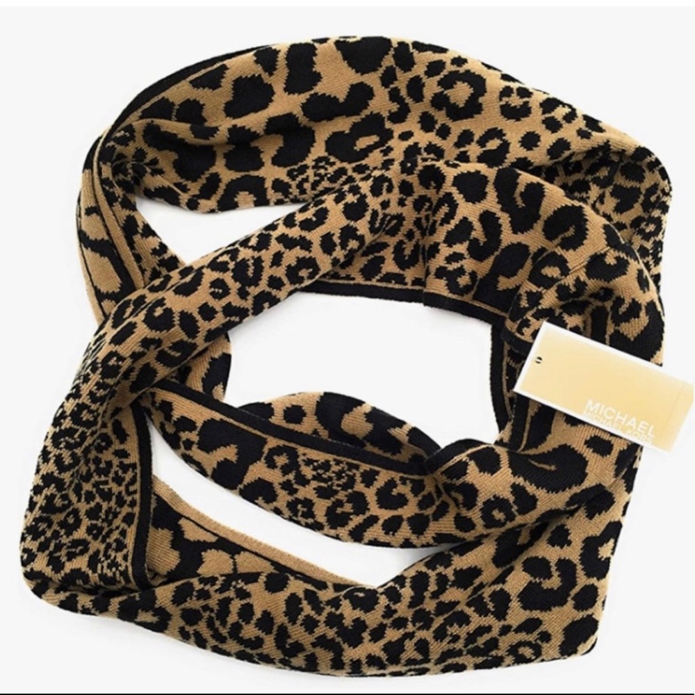 NWT! Michael Kors Infinity Scarf with Trendy Animal Print
